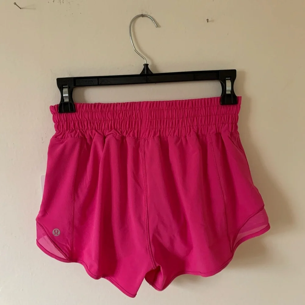 lululemon Hotty Hot HR Lined Short 2.5" Sonic Pink Size 4 New BNWT - Picture 7 of 15